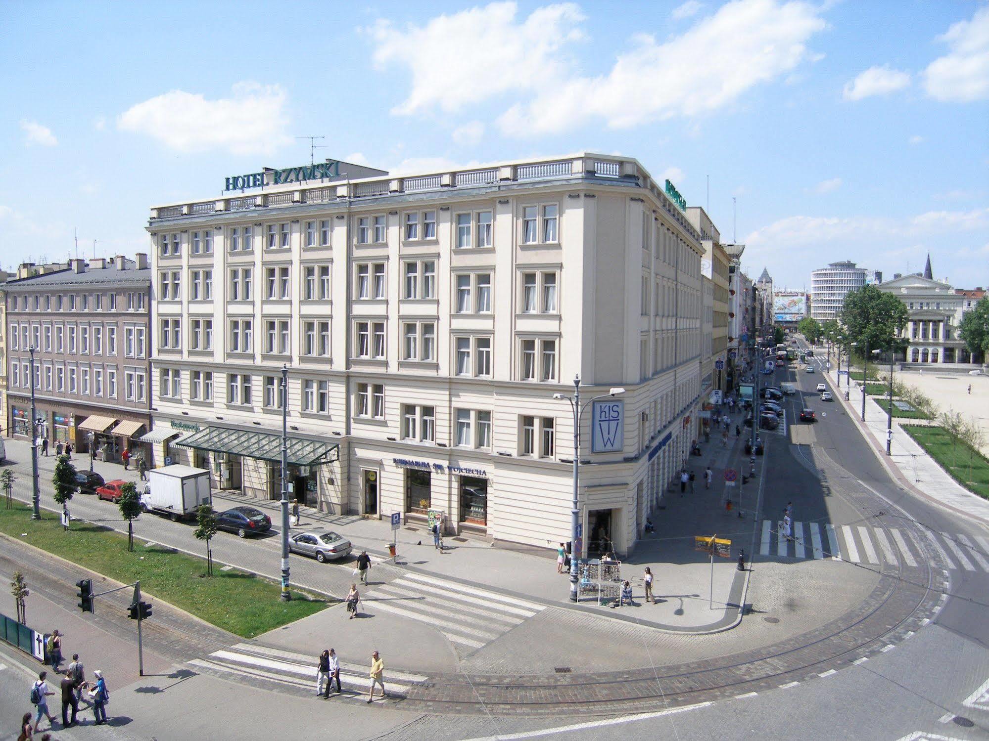 Hotel Rzymski Познан Екстериор снимка